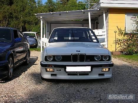 BMW 323i "Solgt" billede 4