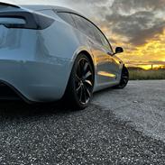 Tesla Model 3 Highland 2024