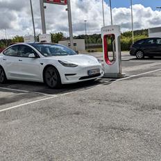 Tesla Model 3 SR+