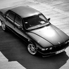 BMW 730i V8 E32