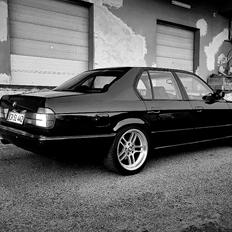 BMW 730i V8 E32