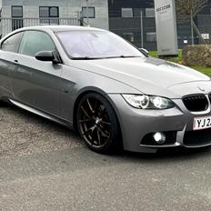 BMW E92 325i