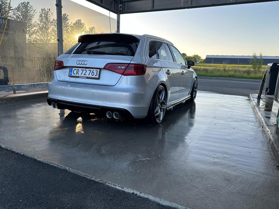 Audi A3 8V 2.0 TDi 150 S-line SB S-tr billede 2