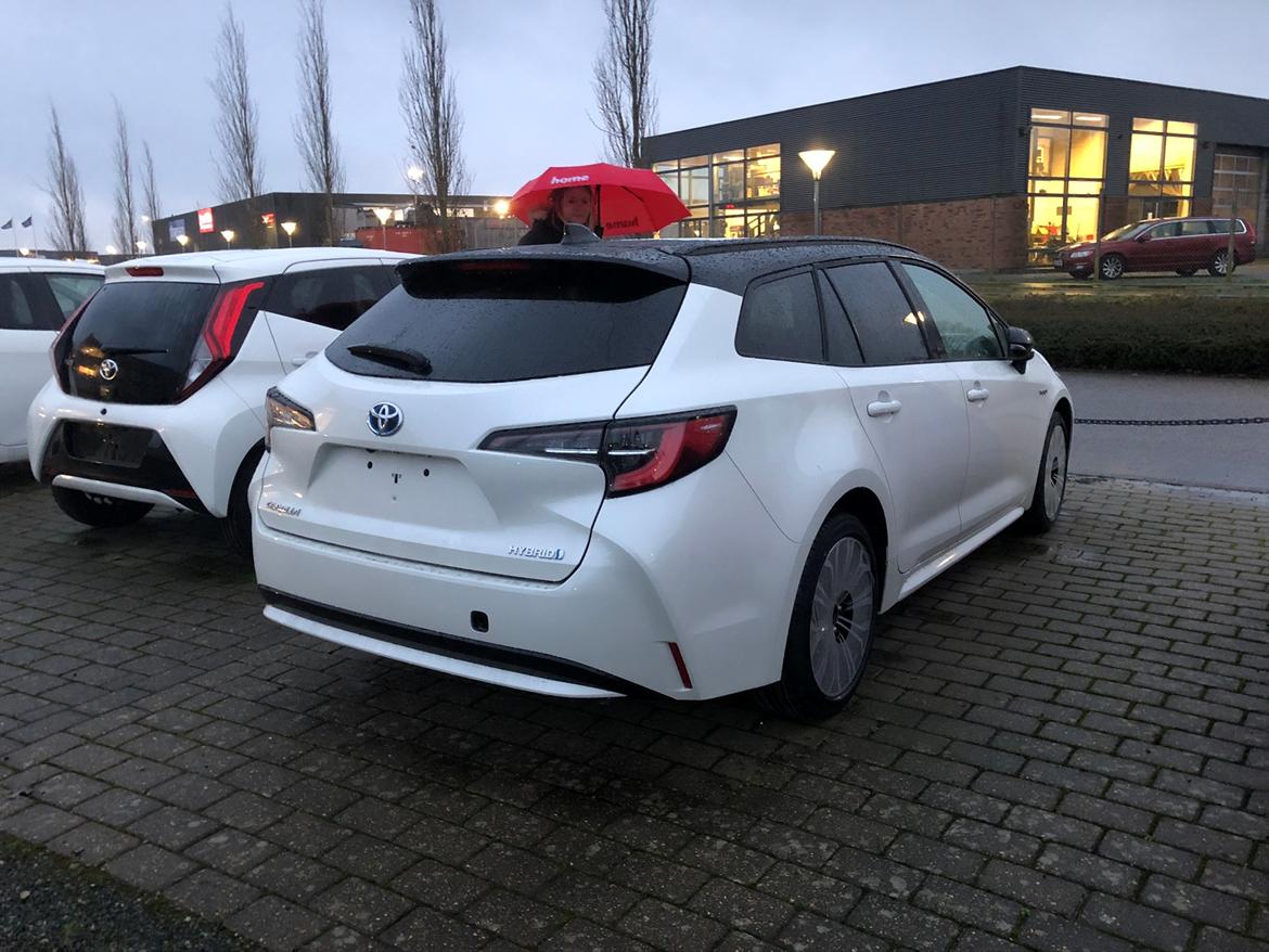 Toyota Corolla Hybrid ZWE211 billede 3