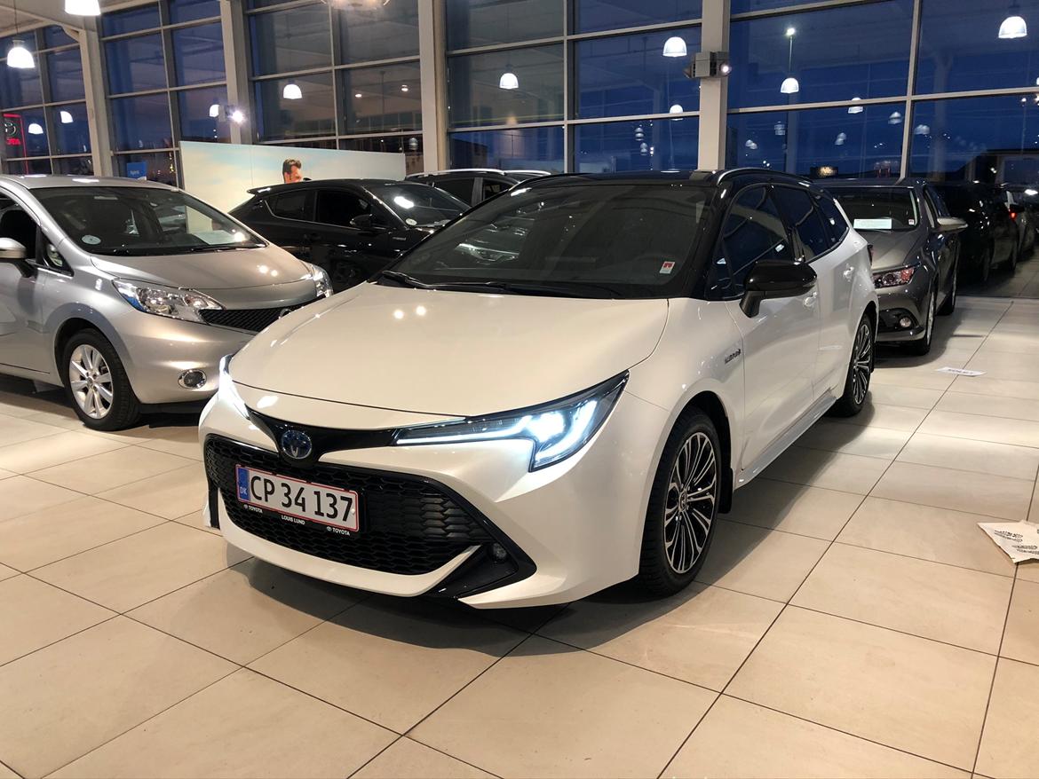 Toyota Corolla Hybrid ZWE211 billede 4