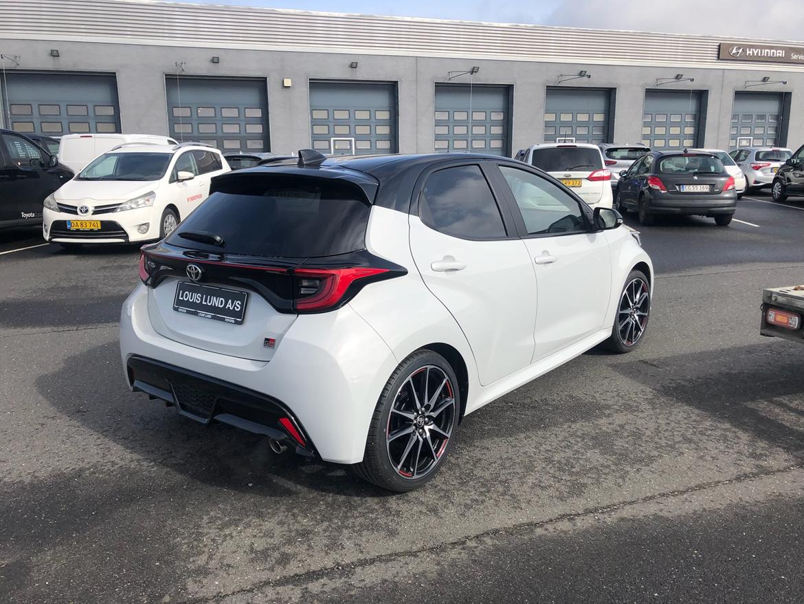 Toyota Yaris GR Sport MXP210 billede 4