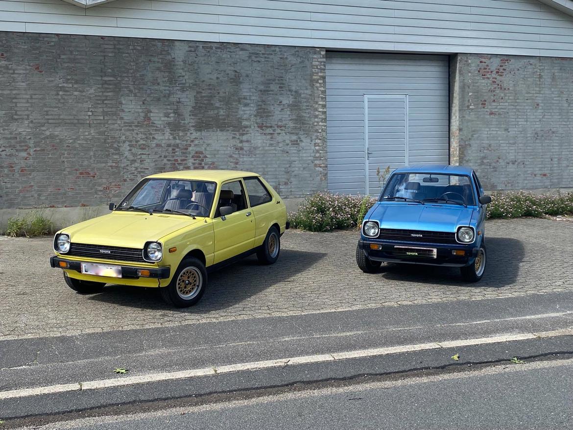 Toyota Starlet KP60  - Ved siden af min blå starlet  billede 4