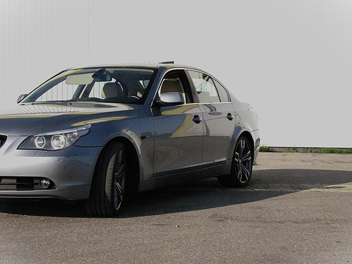 BMW 545i billede 1