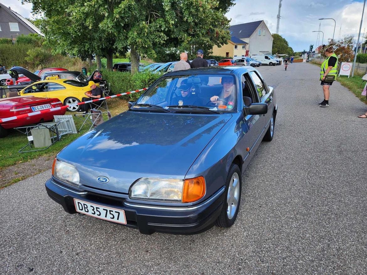 Ford Sierra 2.0i CL - Ankommer til Stenlille  billede 1