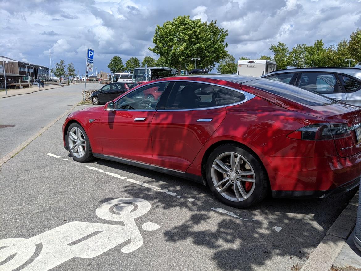 Tesla S P85D billede 2