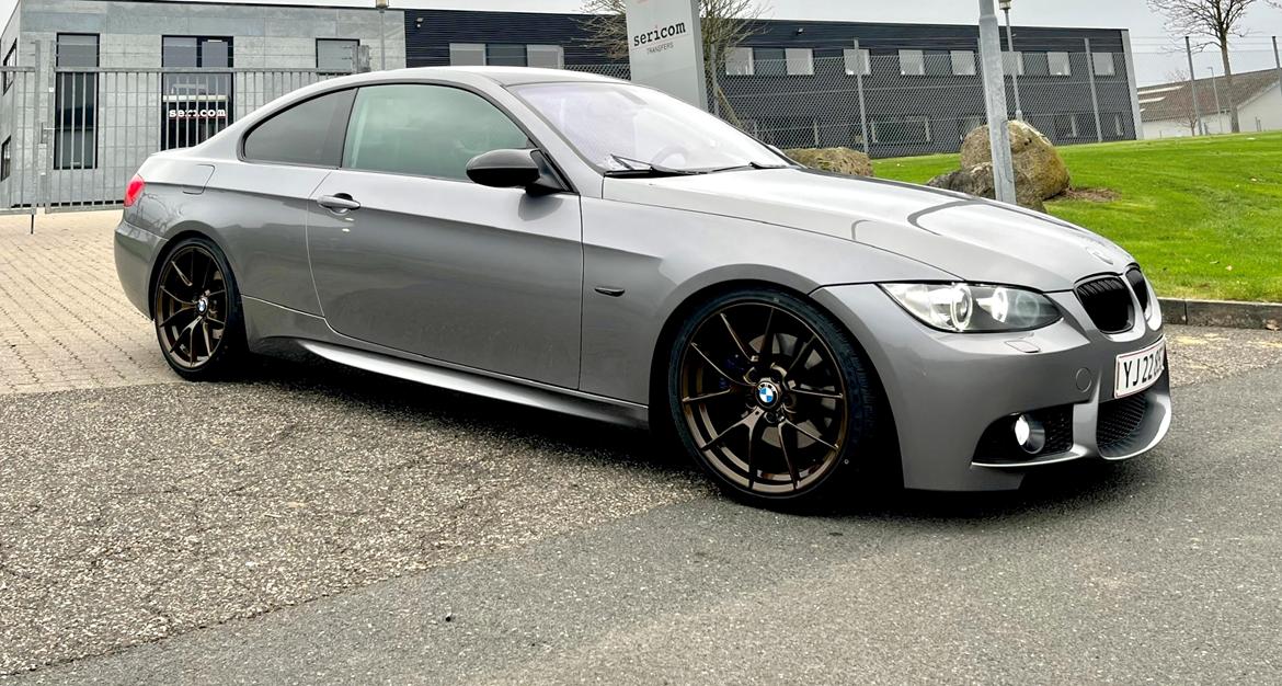 BMW E92 325i billede 2