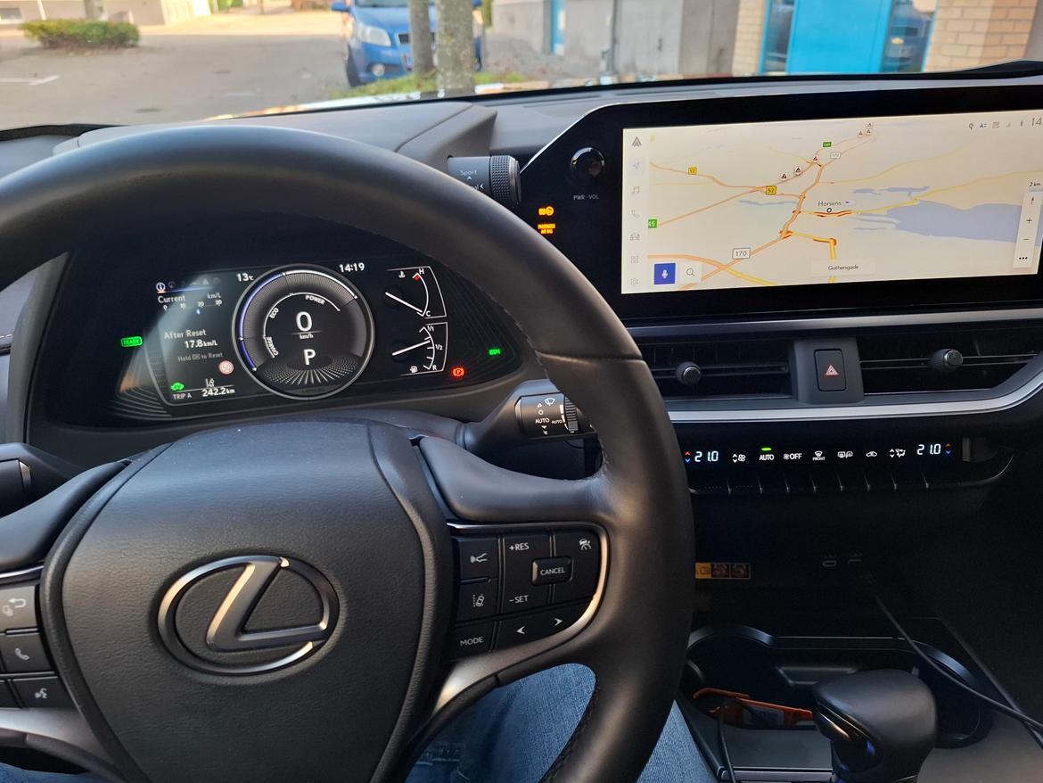 Lexus Ux 250h Premium Teknik billede 5