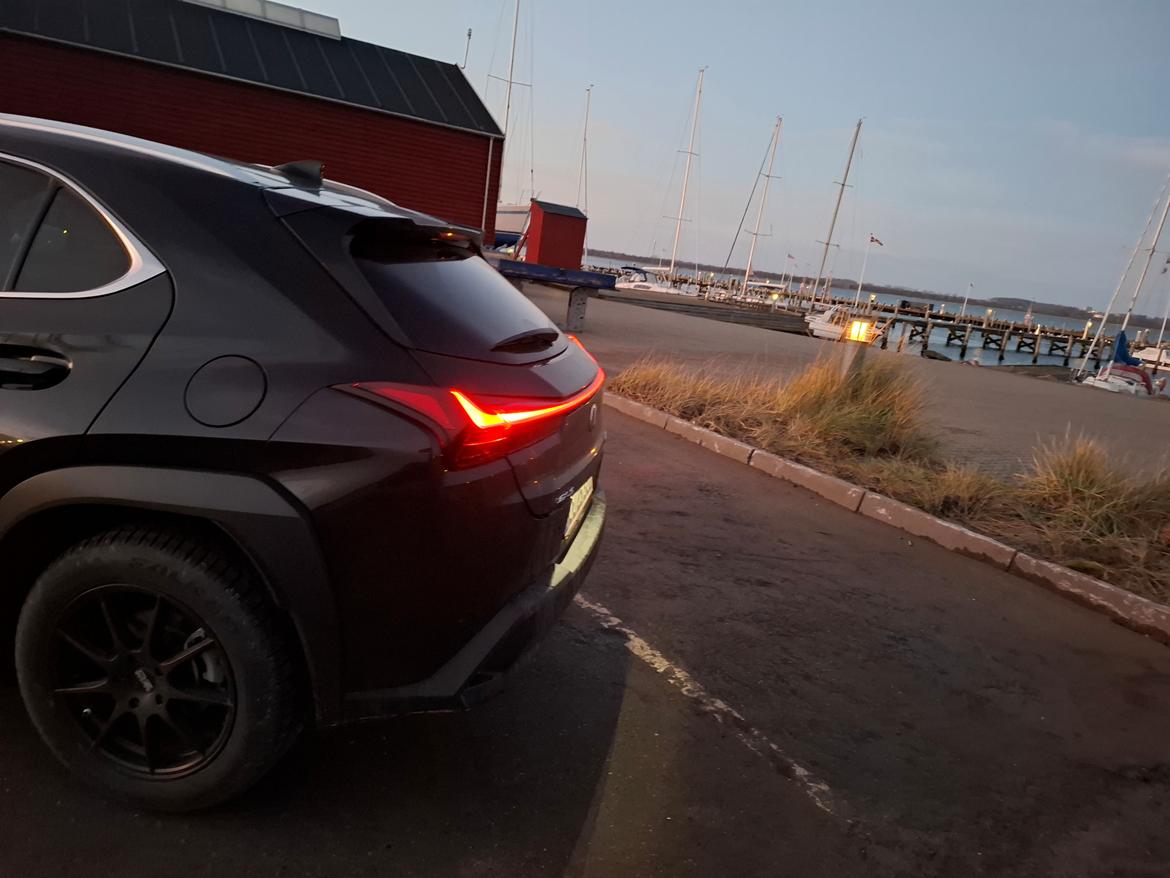 Lexus Ux 250h Premium Teknik billede 6