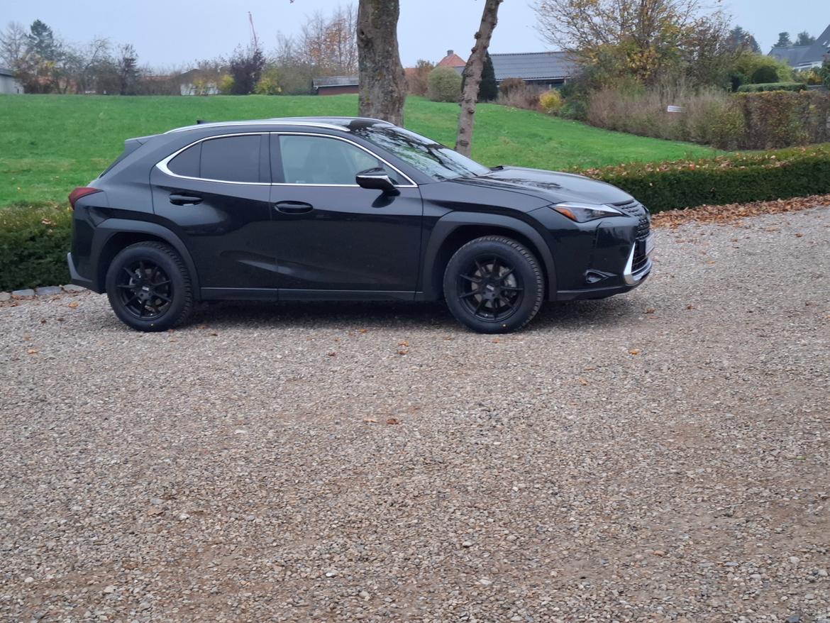 Lexus ux 250h  billede 7