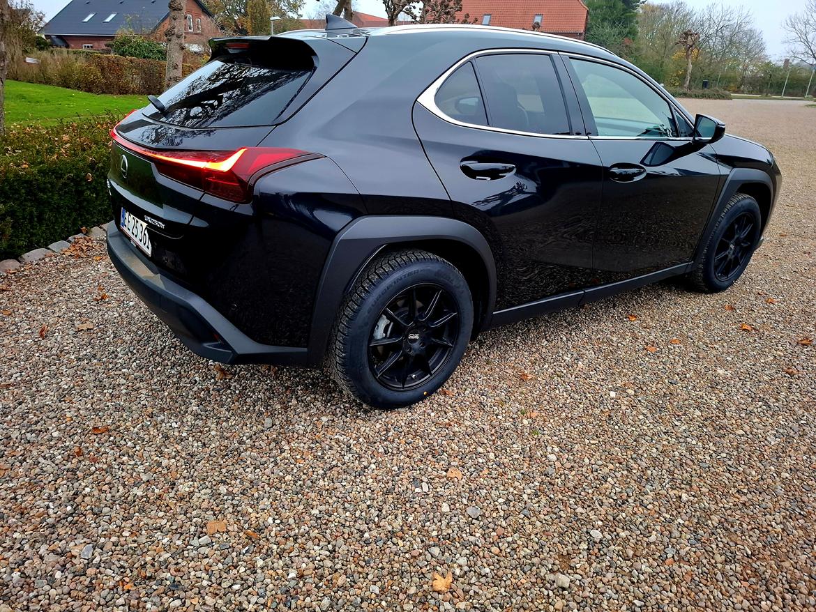 Lexus ux 250h  billede 9