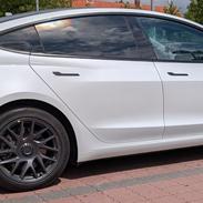 Tesla Model 3 Long Range