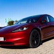 Tesla Model 3 Long Range AWD (Highland)