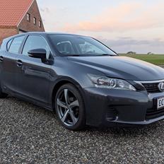 Lexus CT200h