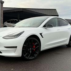 Tesla Model 3 Performance