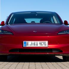 Tesla Model 3 Long Range AWD (Highland)