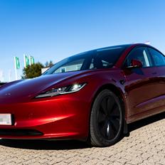 Tesla Model 3 Long Range AWD (Highland)