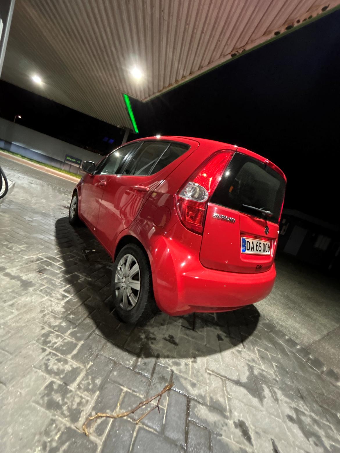 Suzuki Splash 1.0 *Rosie Red* billede 3