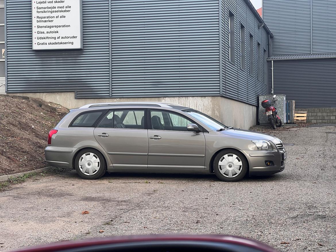 Toyota Avensis 1.8 STC  billede 7