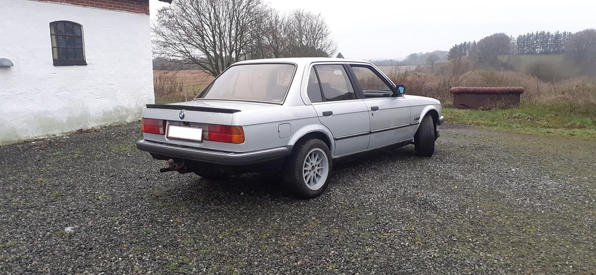 BMW E30 324d billede 3