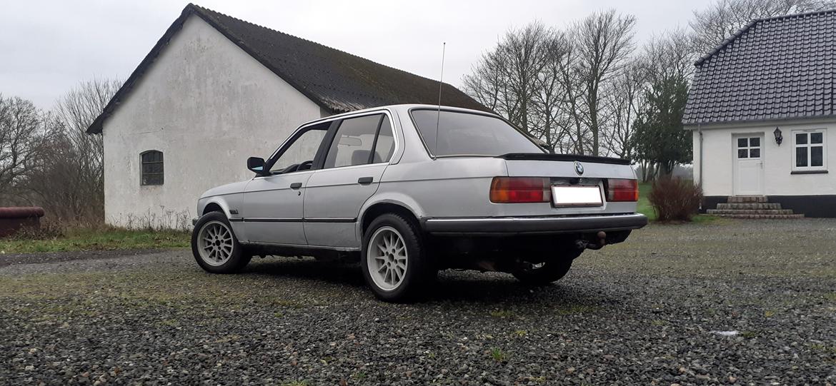 BMW E30 324d billede 6