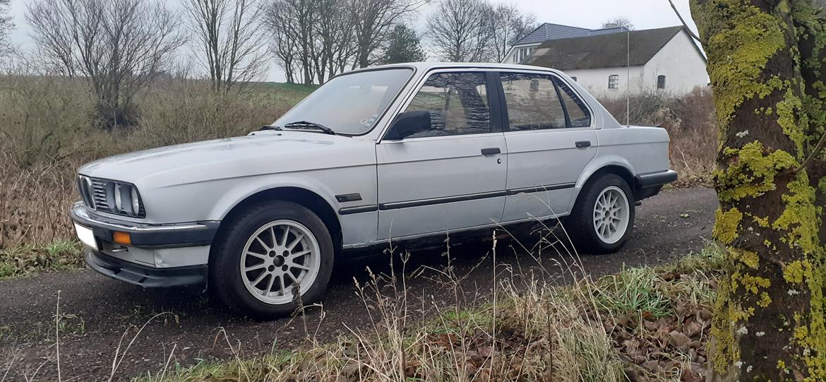 BMW E30 324d billede 7