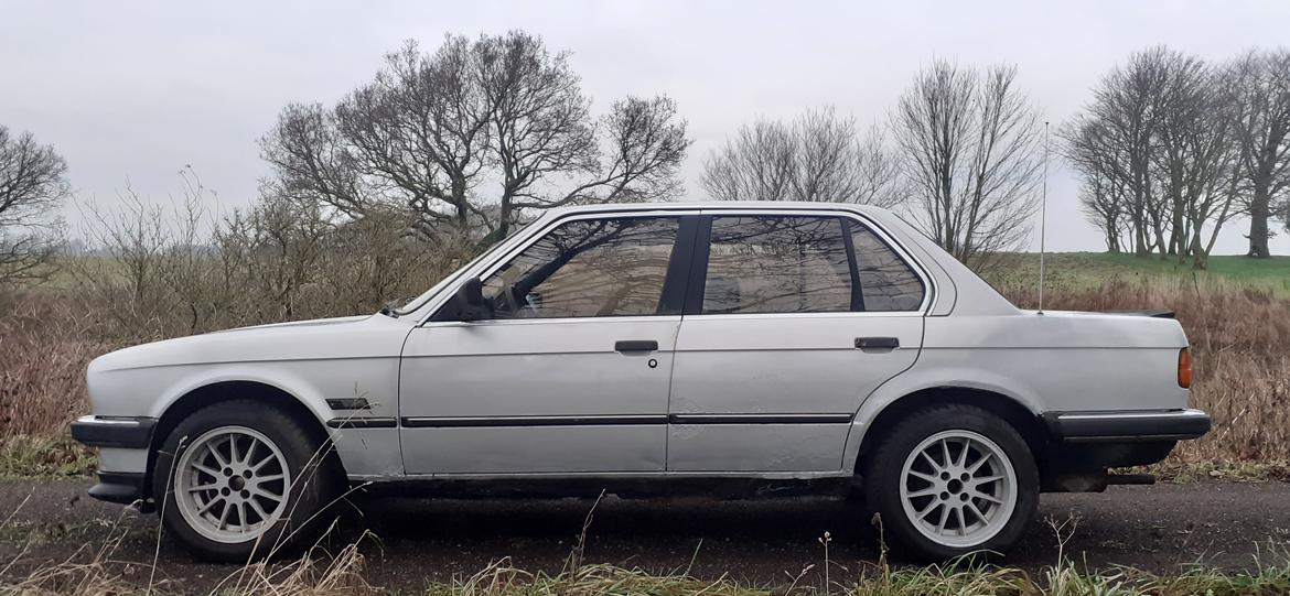 BMW E30 324d billede 5