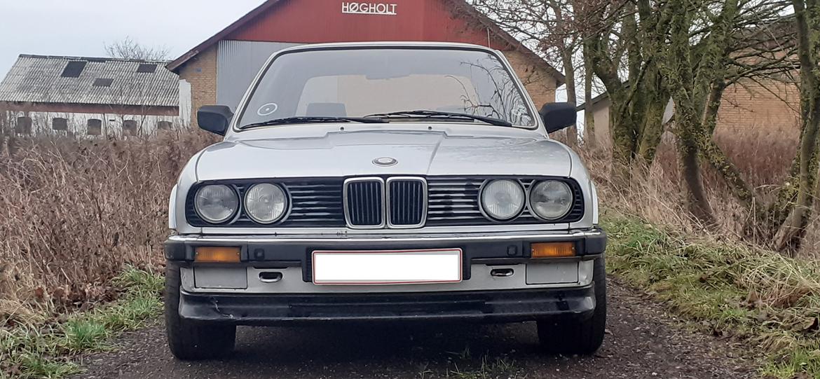 BMW E30 324d billede 8
