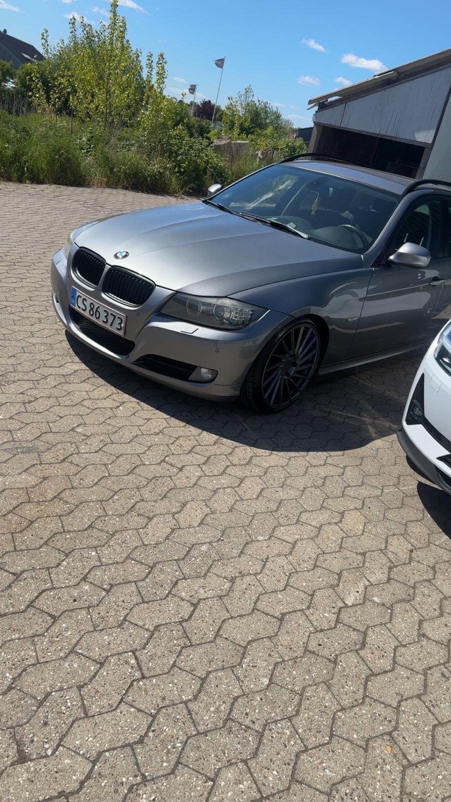 BMW 320D LCI billede 1