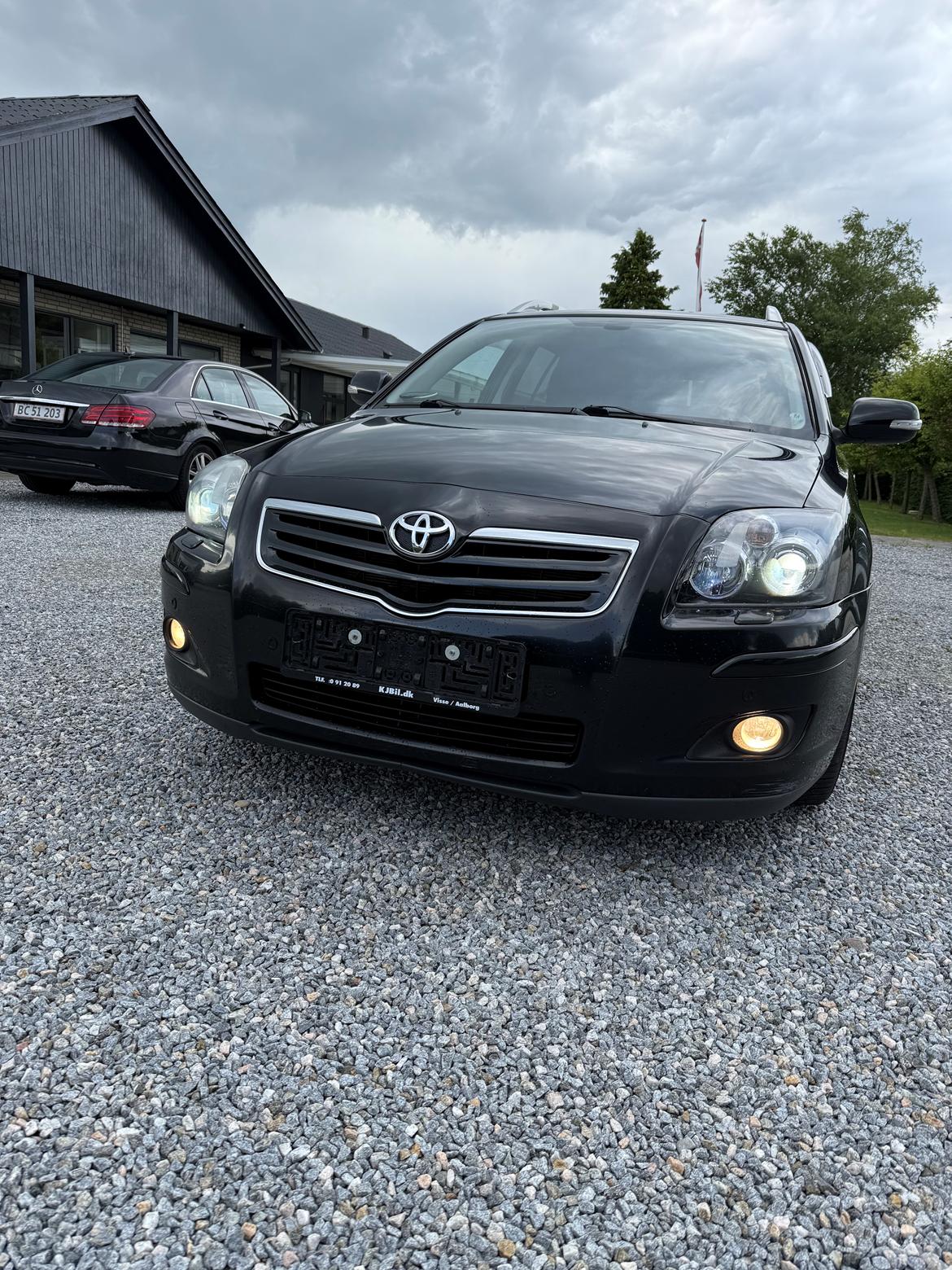 Toyota Avensis 2,4 Aut billede 2