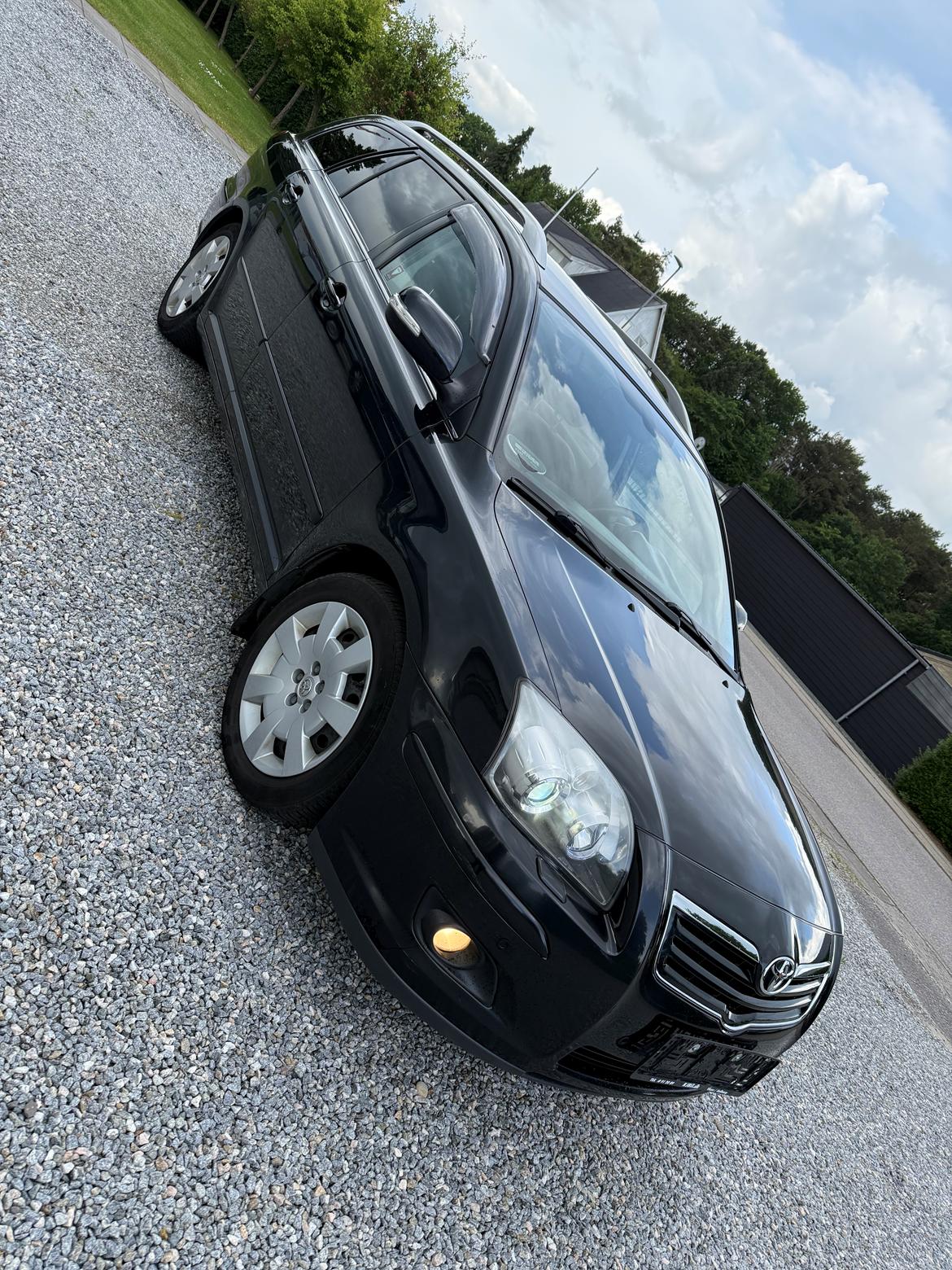 Toyota Avensis 2,4 Aut billede 3