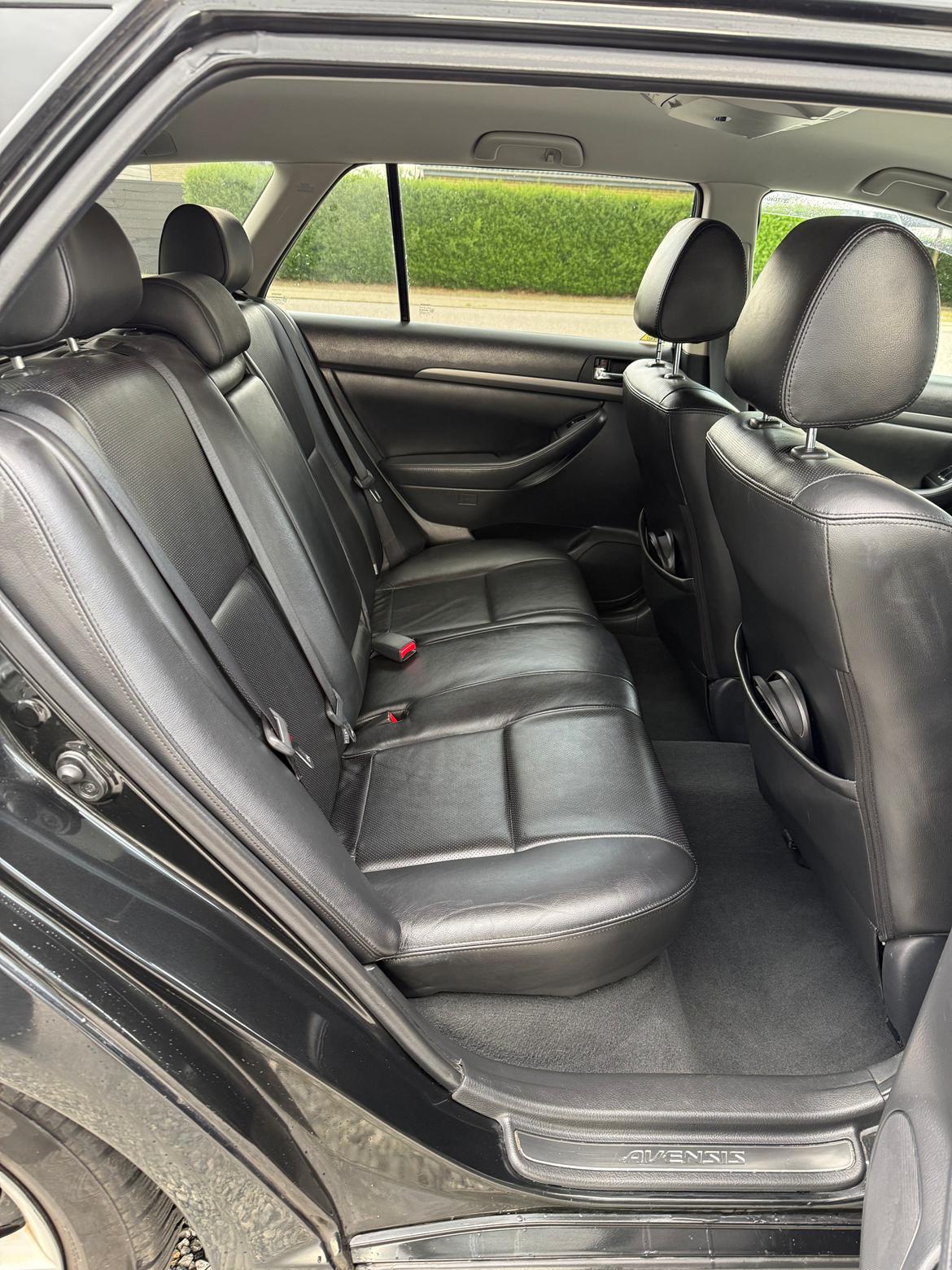 Toyota Avensis 2,4 Aut billede 5