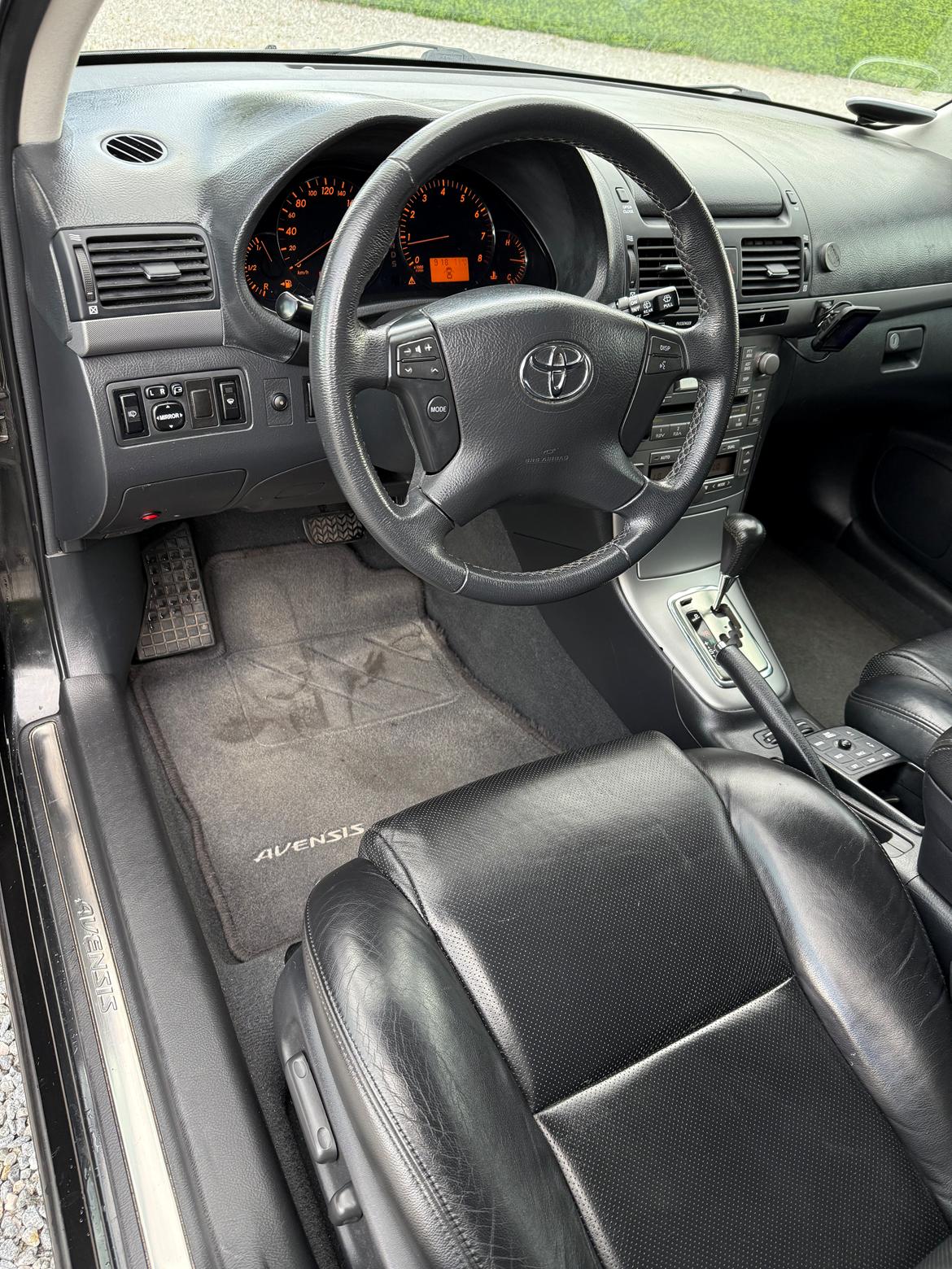 Toyota Avensis 2,4 Aut billede 9