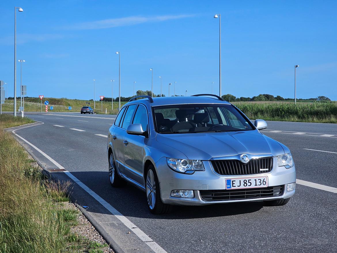 Skoda Superb II 1.6 TDI 3T5 Combi billede 1