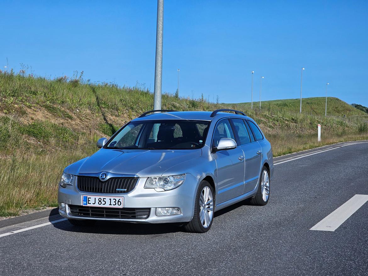 Skoda Superb II 1.6 TDI 3T5 Combi billede 2