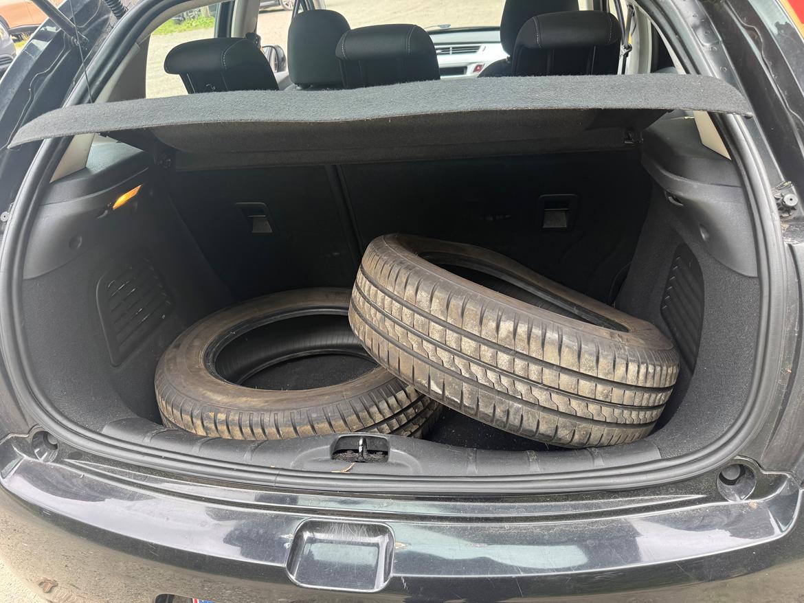 Citroën C3 "Havetraktoren" - To brugte dæk som fulgte med i handlen billede 8