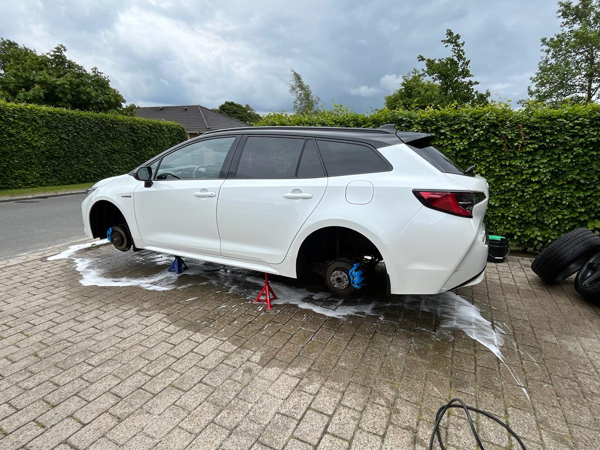 Toyota Corolla Hybrid ZWE211 billede 9