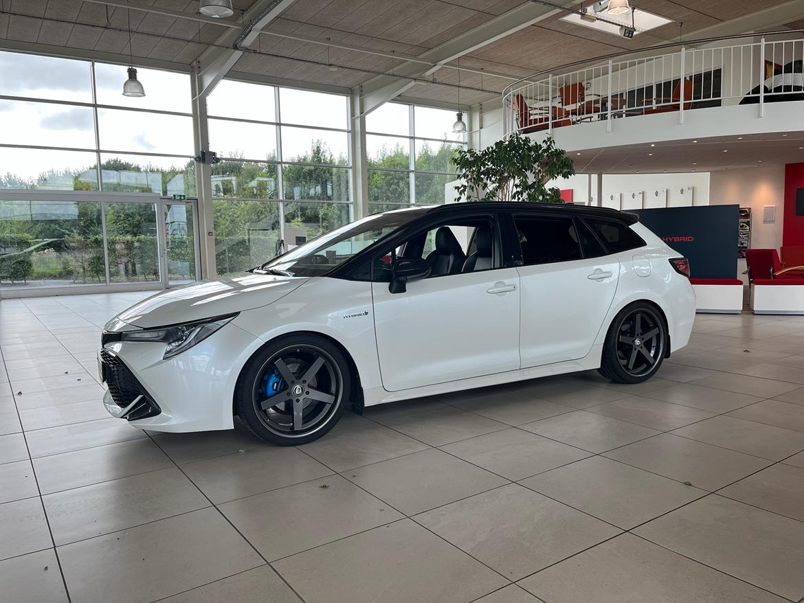 Toyota Corolla Hybrid ZWE211 billede 14