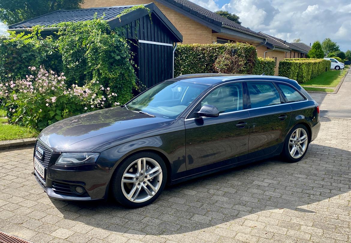 Audi A4 B8 2,0 TDI AUT AVANT  billede 2