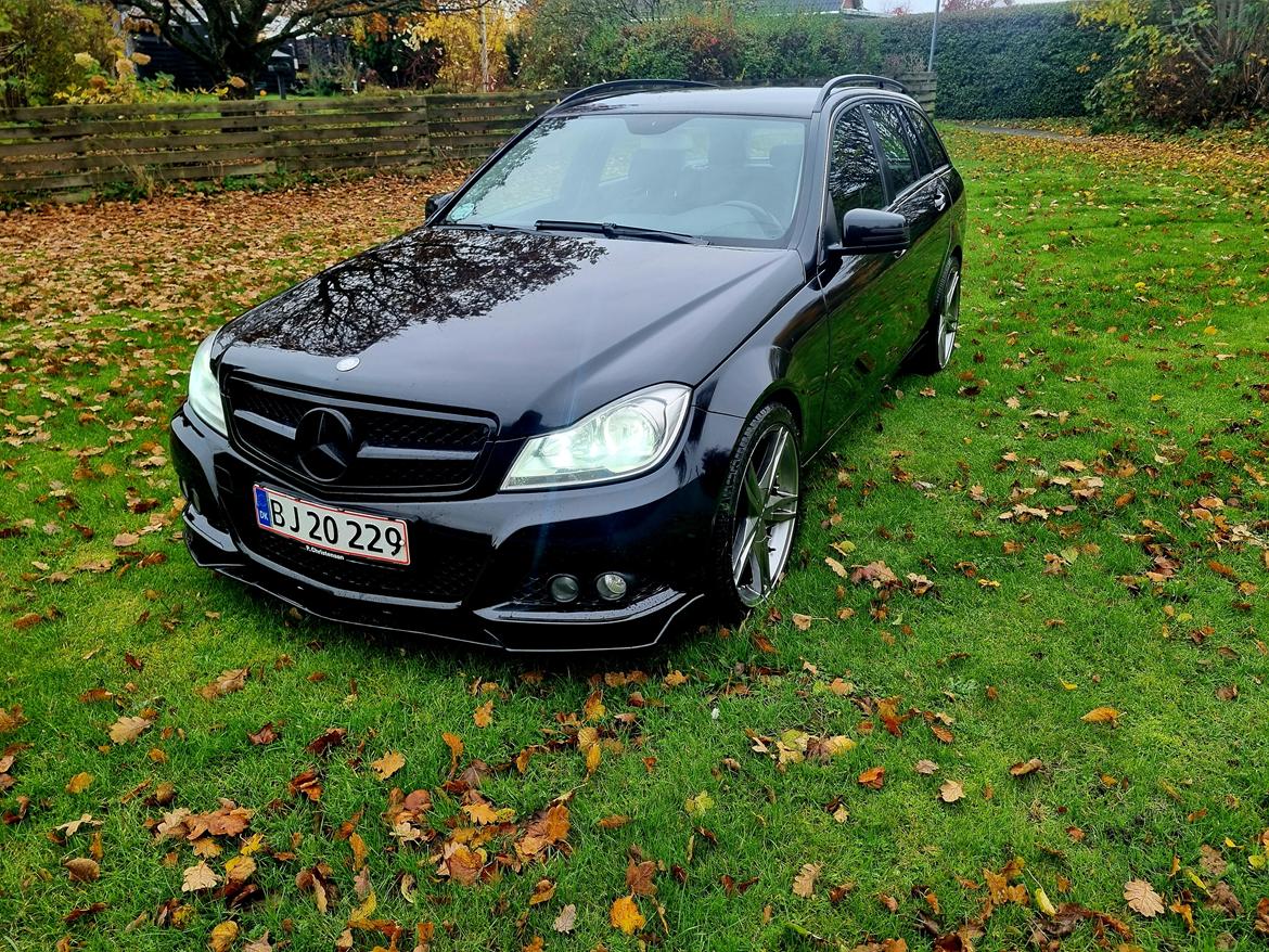 Mercedes Benz C220 W204 ( Tidl bil ) billede 2