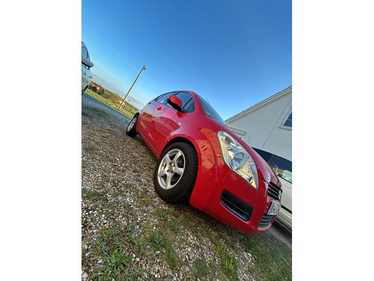 {{currentPhoto.altText}} billede {{currentPhoto.number}}