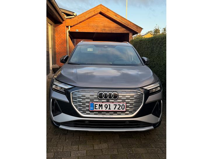 {{currentPhoto.altText}} billede {{currentPhoto.number}}