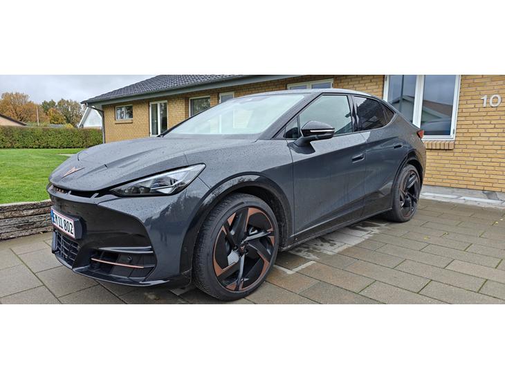 {{currentPhoto.altText}} billede {{currentPhoto.number}}