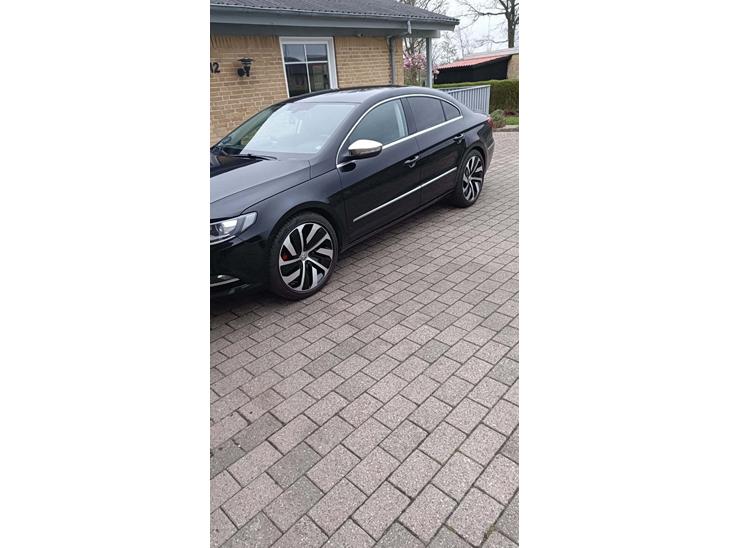 {{currentPhoto.altText}} billede {{currentPhoto.number}}