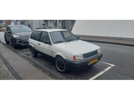 {{currentPhoto.altText}} billede {{currentPhoto.number}}