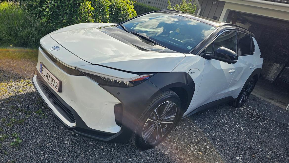 Toyota Bz4X Executive Panorama AWD  billede 1